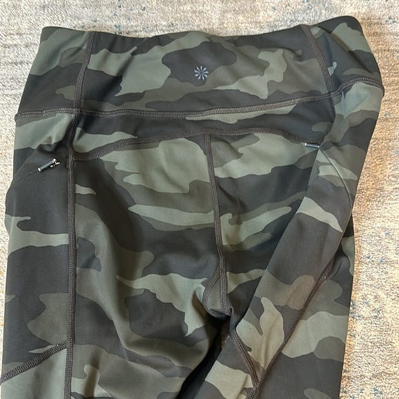 CAMO CONTENDER 7/8 TIGHT IN POWERLIFT Size Small (Raw Hem) - Picture 6 of 7